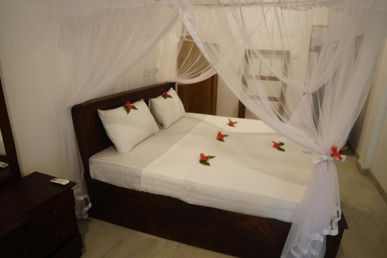 Turtle Bay Beach Resort Мірісса Екстер'єр фото