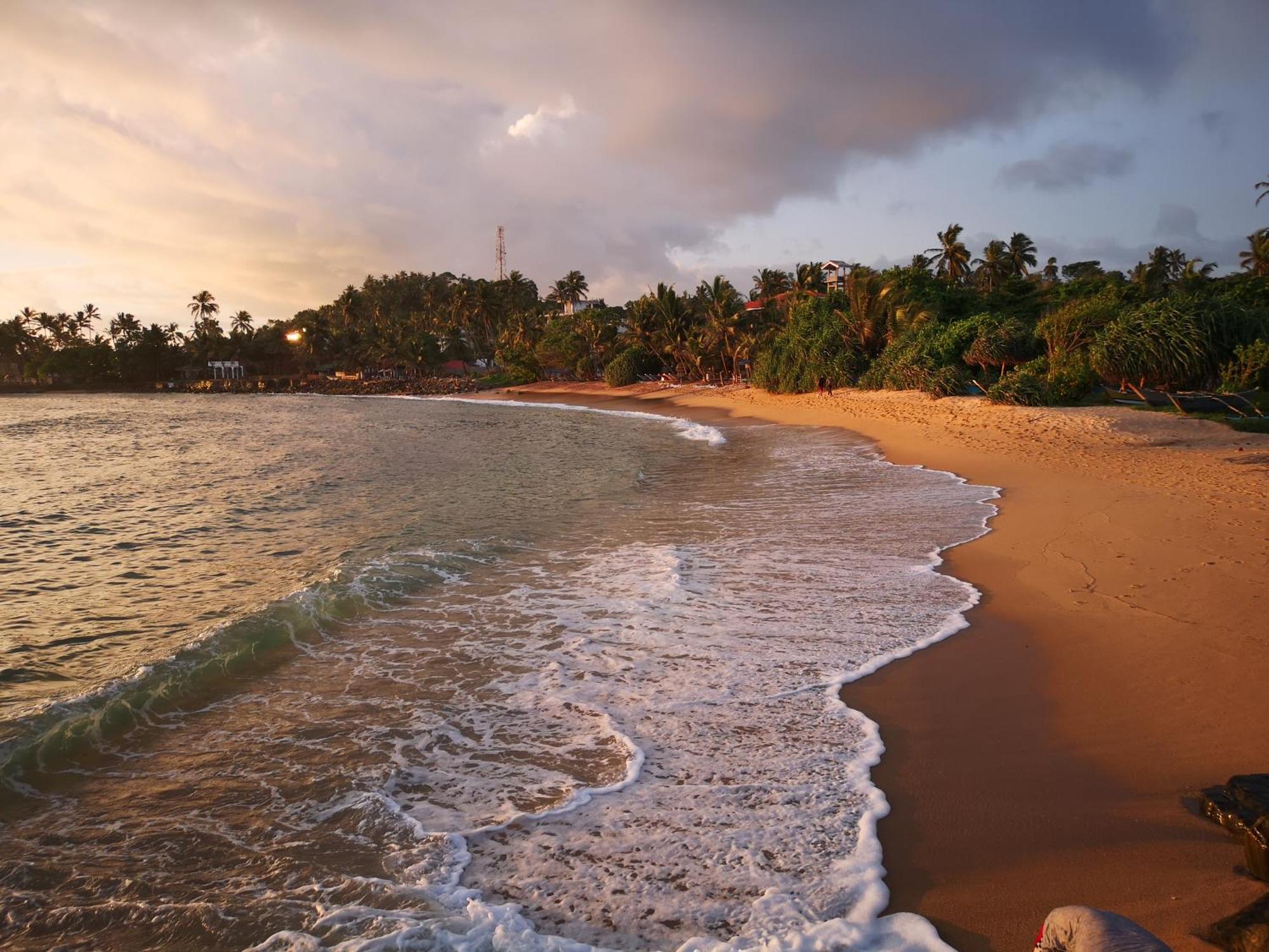 Turtle Bay Beach Resort Мірісса Екстер'єр фото