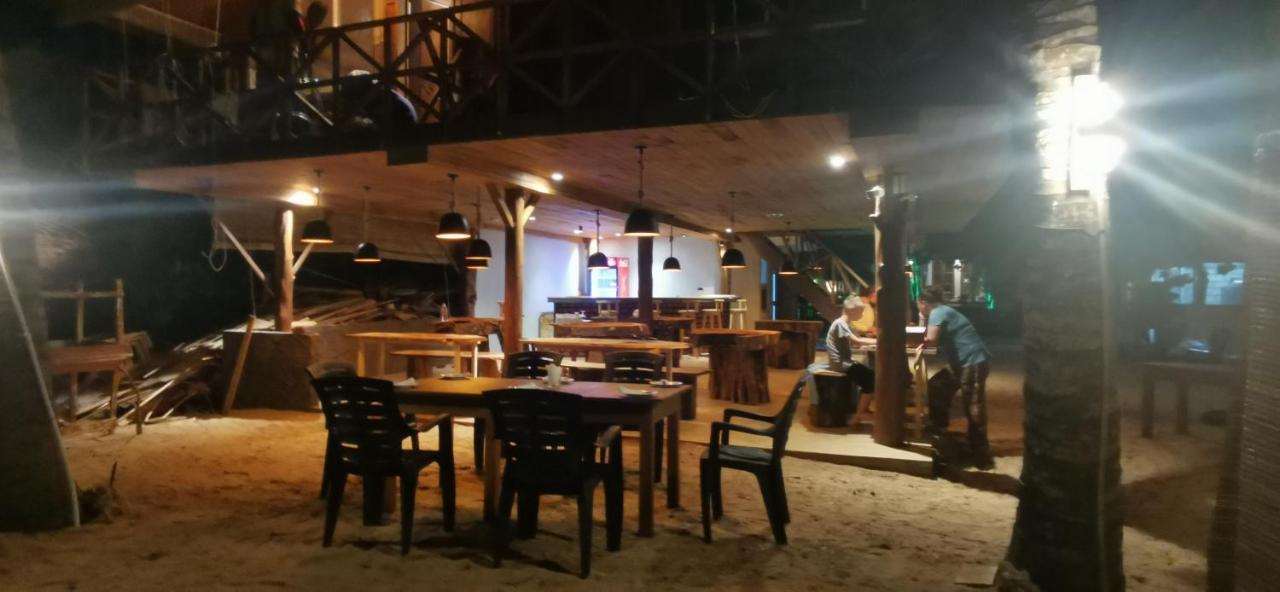 Turtle Bay Beach Resort Мірісса Екстер'єр фото